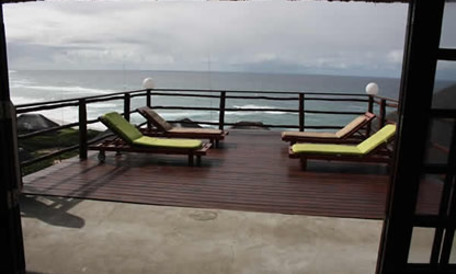 timber_deck_overlooking_the_ocean